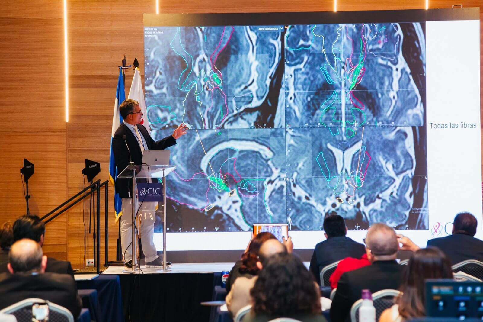 Dr. Eduardo Lovo, neurocirujano y radiocirujano especialista en tumores cerebrales — 2